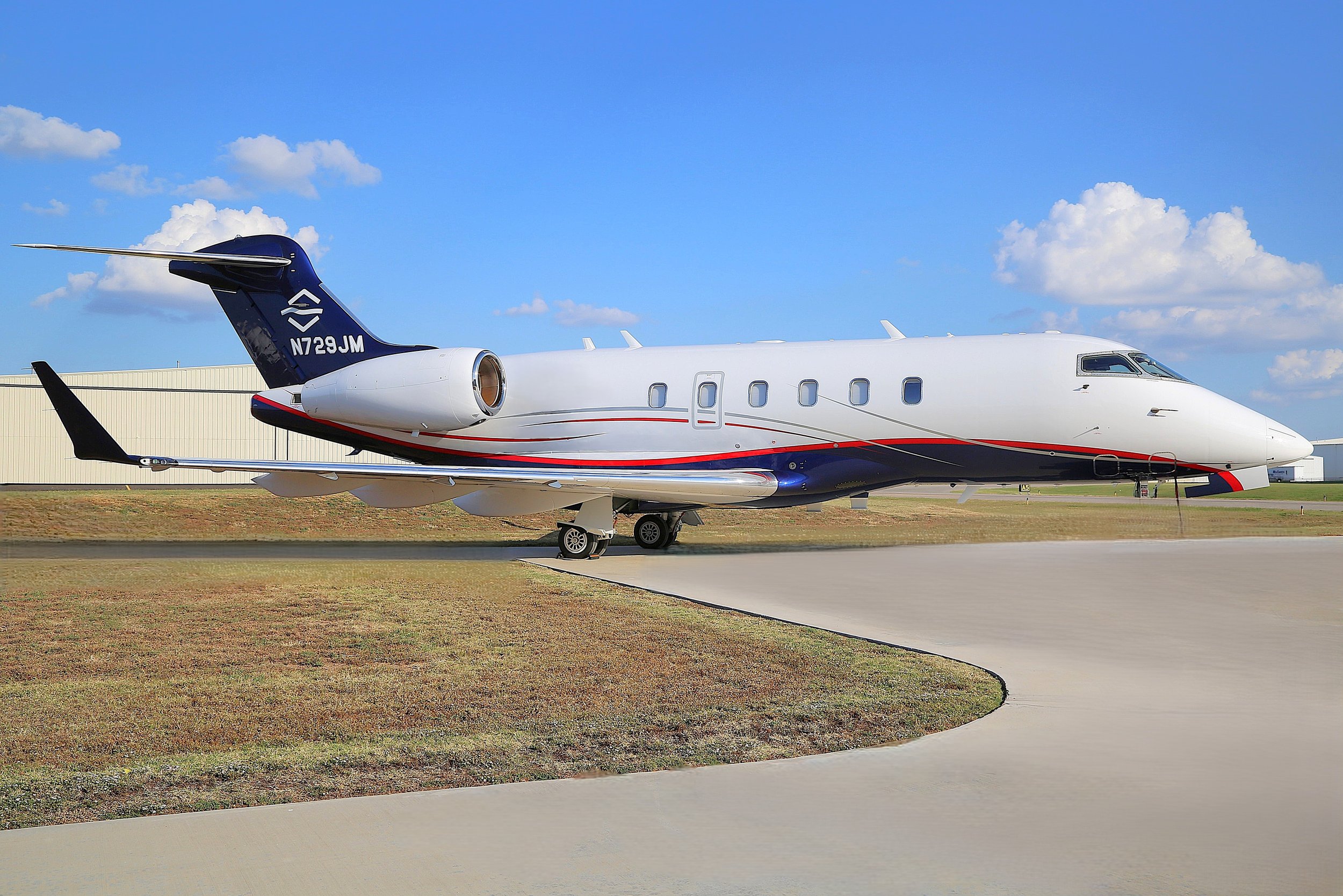 N70 Challenger 300 - N729JM — Private Jets